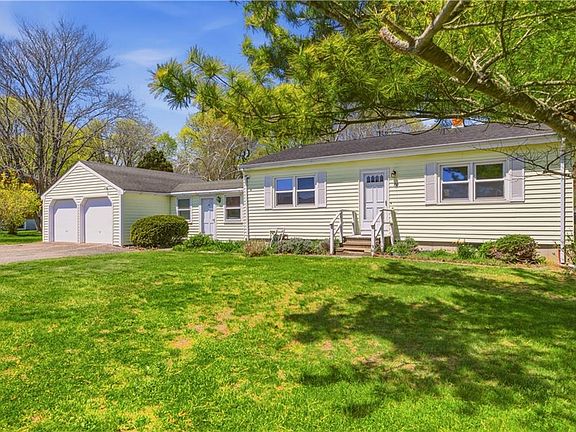 3rd image of 70 Carter Dr