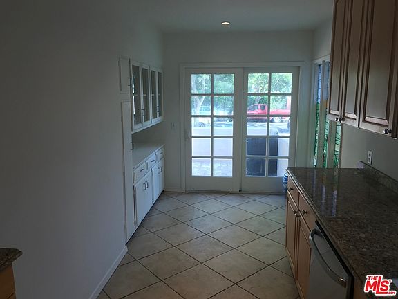 5th image of 333 N Flores St