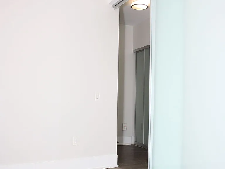 10 York St #5906 — Photo 11