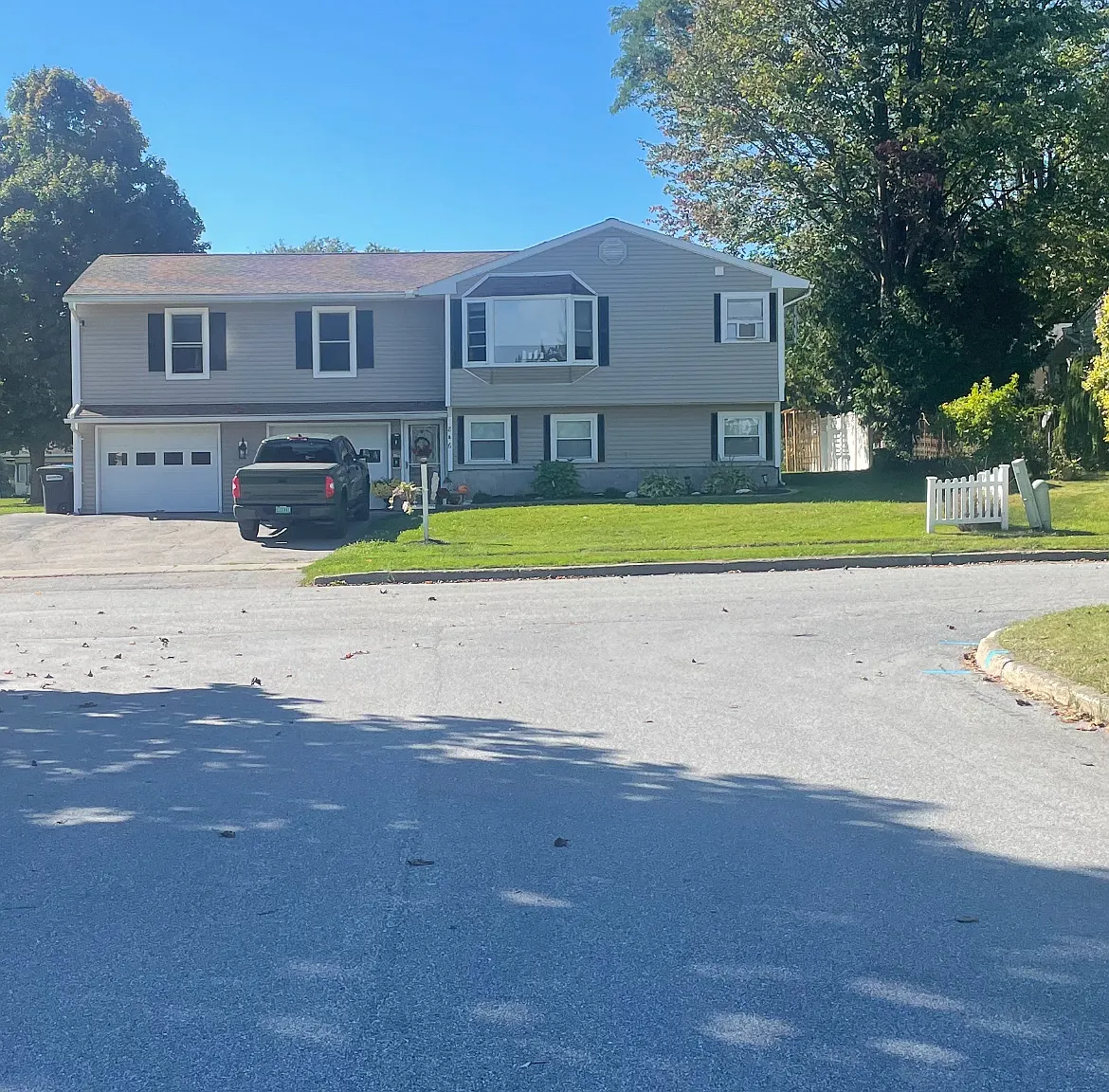 3 bed, 1.5 bath, 1800 sqft, $2,800 — Photo 1
