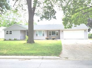 2703 Cardinal Dr, Rolling Meadows, IL 60008