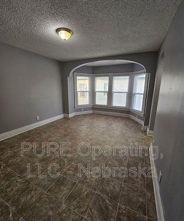 1st image of 810 E Erie St #1