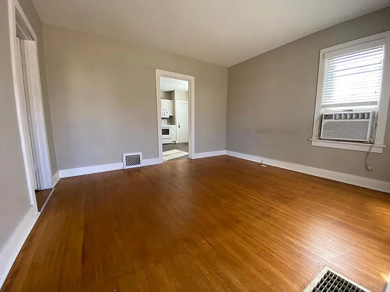 1400 S Center Ave #1-4 — Photo 9
