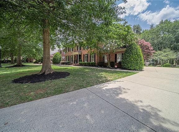 3rd image of 5731 Legacy Cir