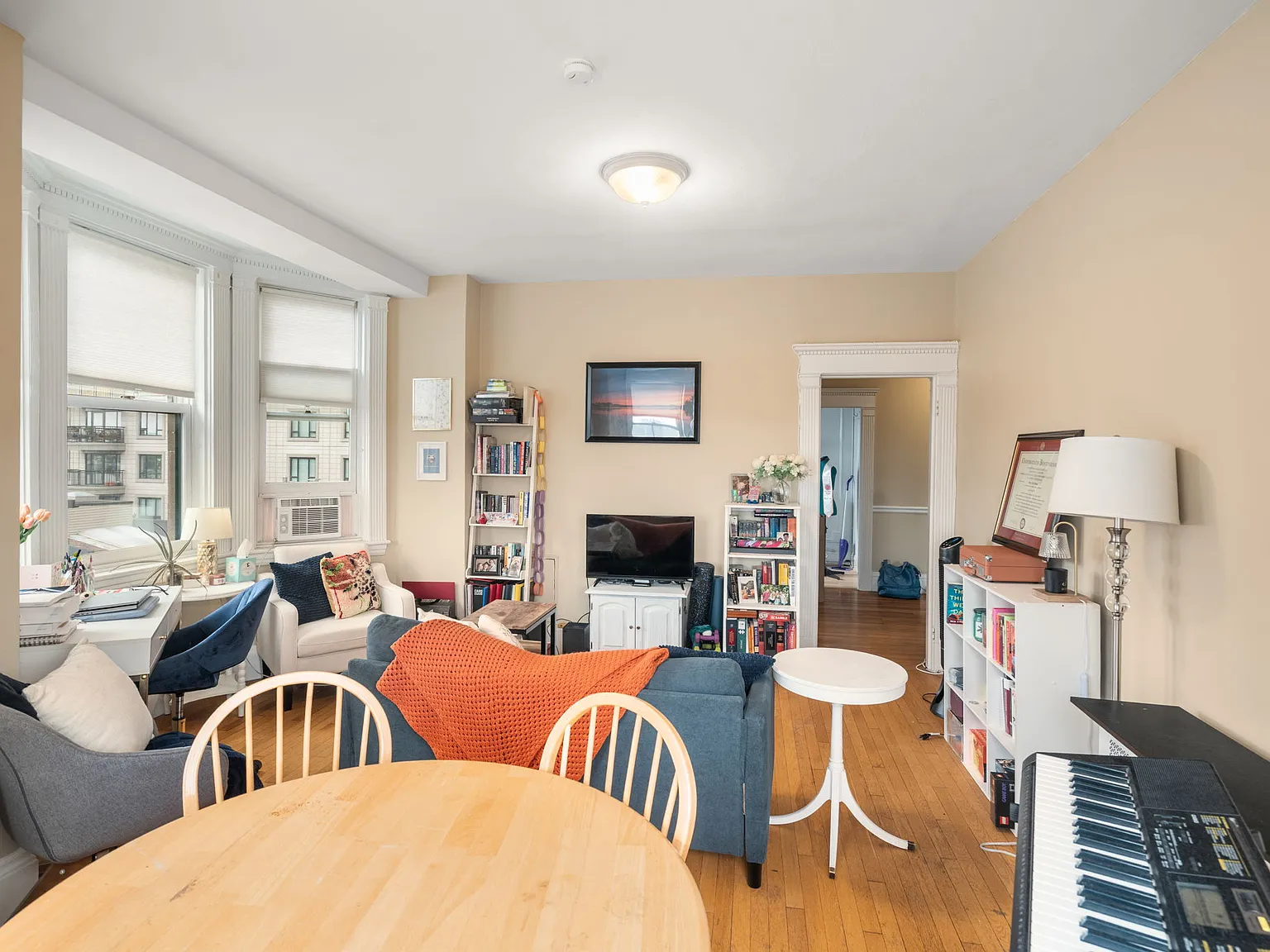 1 bed, 565 sqft, $3,000 — Photo 3