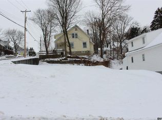 2 Perkins St, Amsterdam, NY 12010
