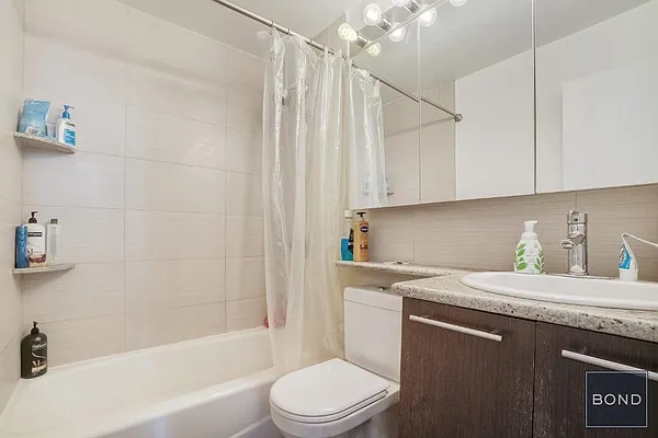 Rented by Bond New York | media 17