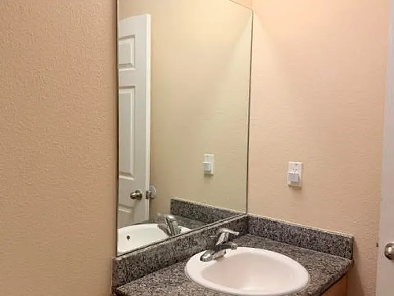 113 Brunswick Ln — Photo 15