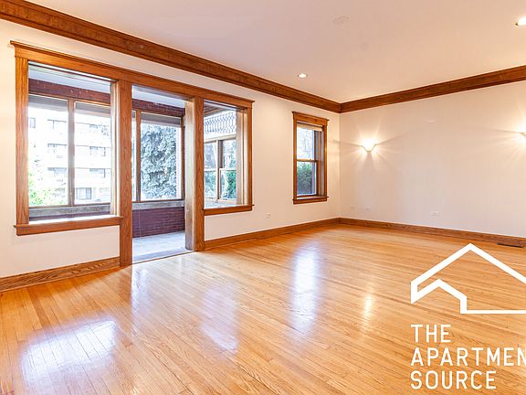 3rd image of 5838 N Kenmore Ave