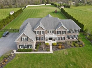 2 Fieldview Dr, Sparta, NJ 07871