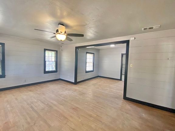 3rd image of 2324 28th St