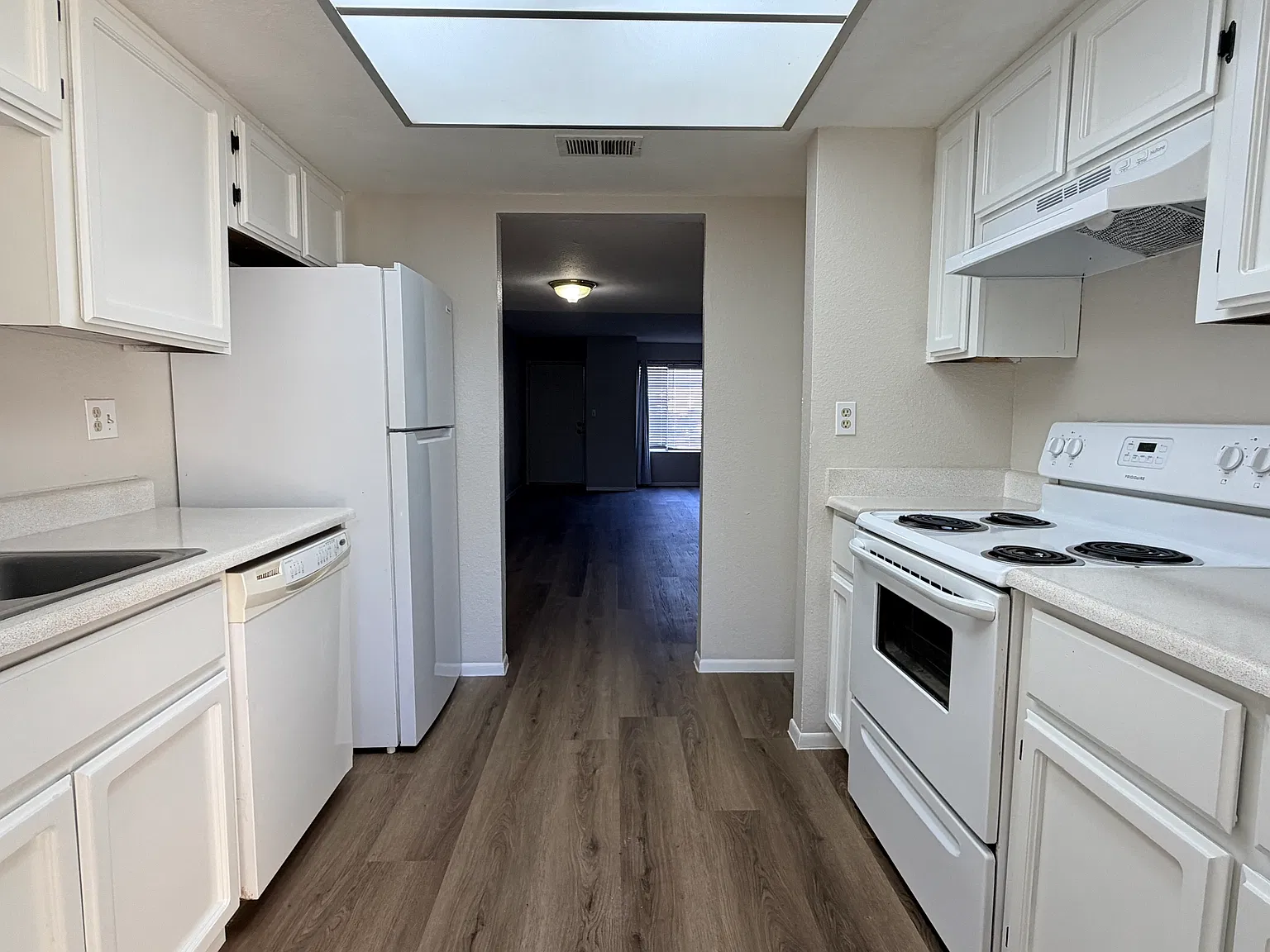 2 bed, 988 sqft, $1,395 — Photo 3