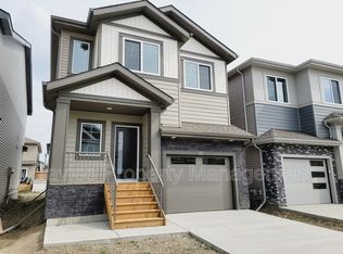 911 174th St SW, Edmonton, AB T6W3V3