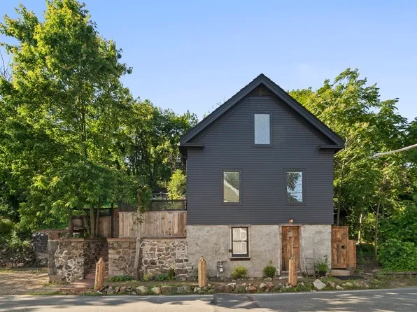 90 Mason St, Salem, MA 01970