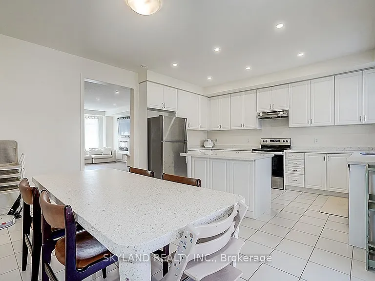 459 Dundas St E — Photo 14