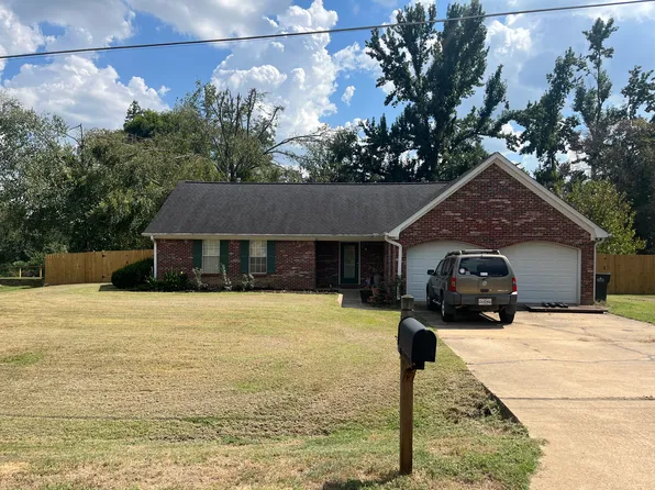 809 Deerfield Dr, Oxford, MS 38655