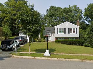 14 Hardwicke Pl, Rockville, MD 20850