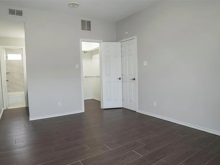4104 N Hall St #331 — Photo 9