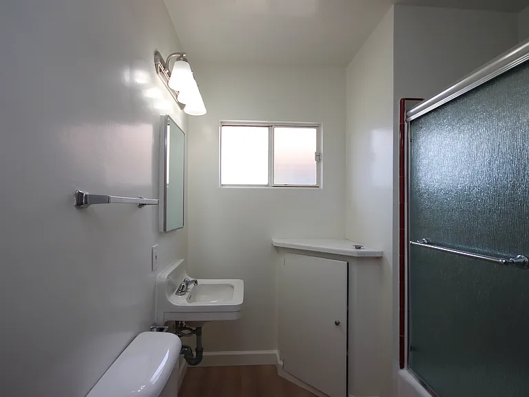 116 N Huntington Dr #C — Photo 16