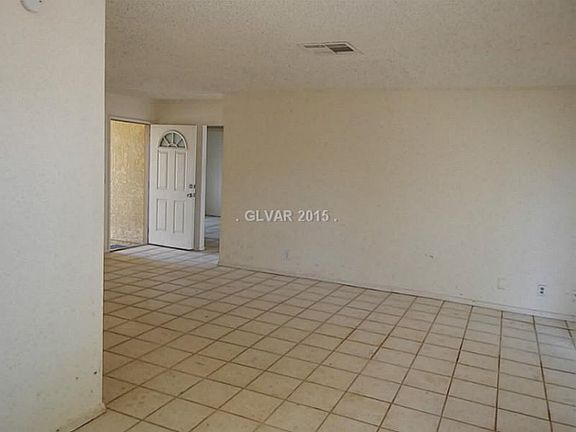 3rd image of 4732 Chantilly Ave