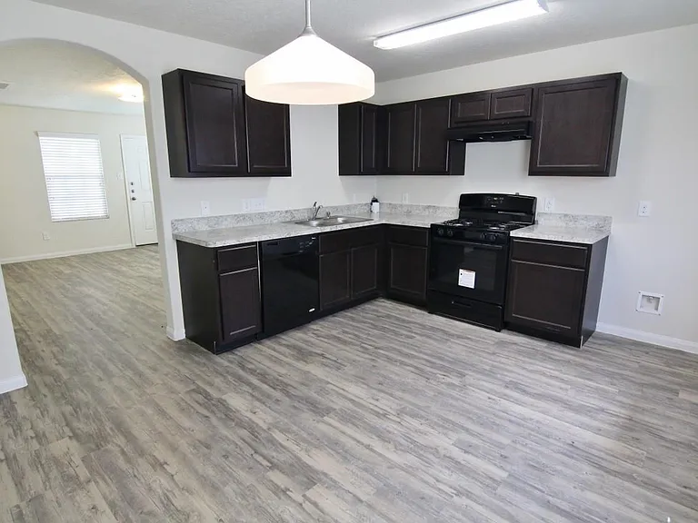 5494 Quail Cove Ln — Photo 2