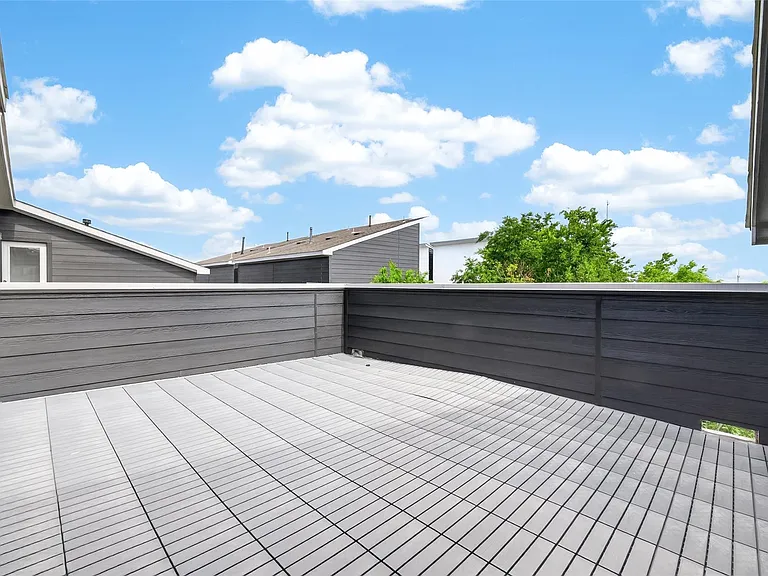 523 Schweikhardt St — Photo 29