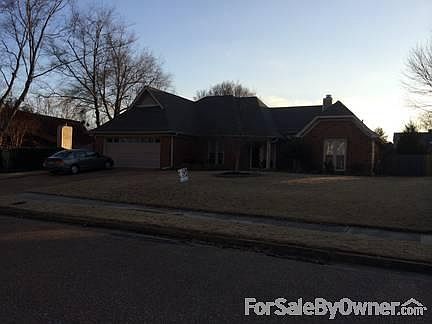 Exterior
						:
						Traditional style. Slab, composition roof less than 10yrs. Taken 2/2/15.