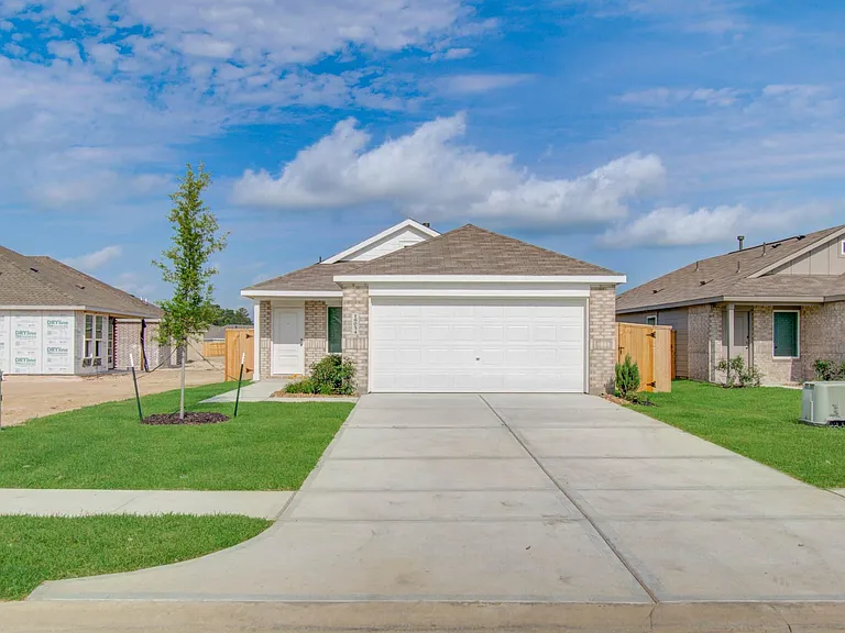 18054 Le Gotte Ln — Photo 1