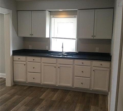 5th image of 368 N Chelsea Ave