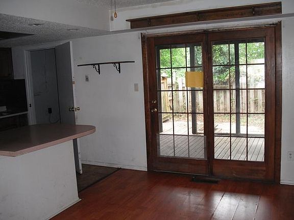 dining/kitchen