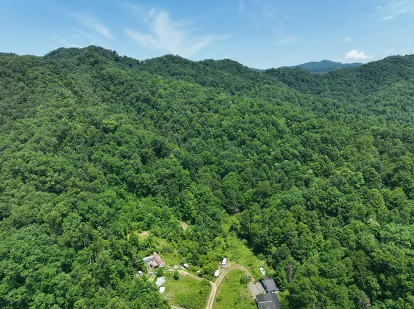 Skyler Ln, Arnett, WV 25007