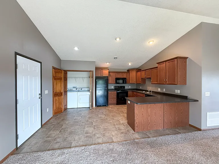 1219 3rd St E #7 — Photo 2