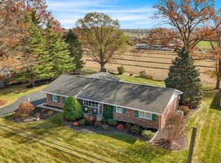 2128 Creek Hill Rd, Lancaster, PA 17601
