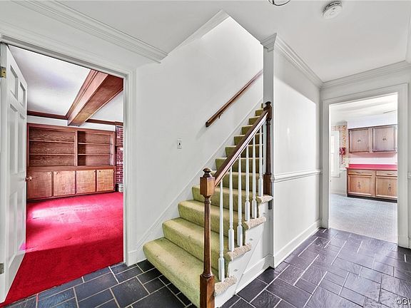 3rd image of 708 Wales Ct