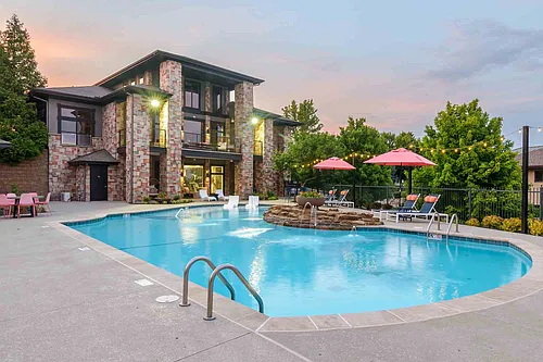 Aventura Falcon Valley Photo 1