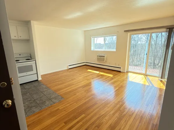 185 Grove St APT 13, Boston, MA 02132