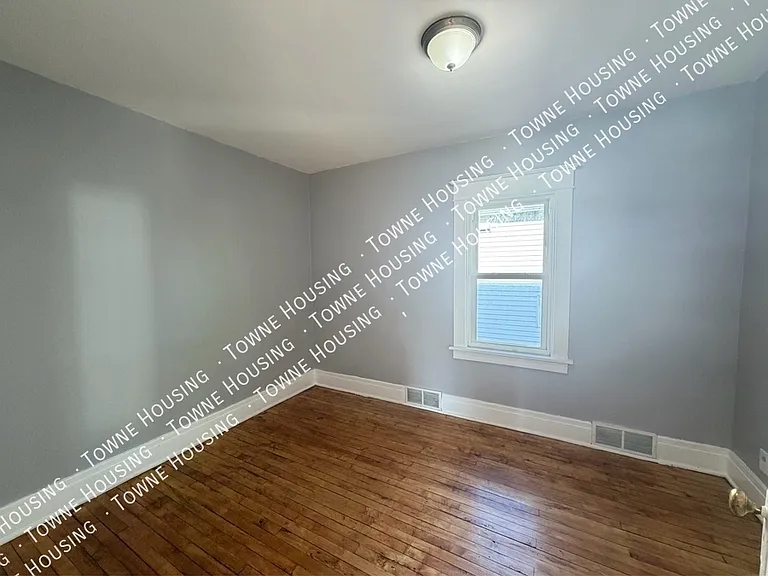 37 Holmes St #BACK UPPER — Photo 8