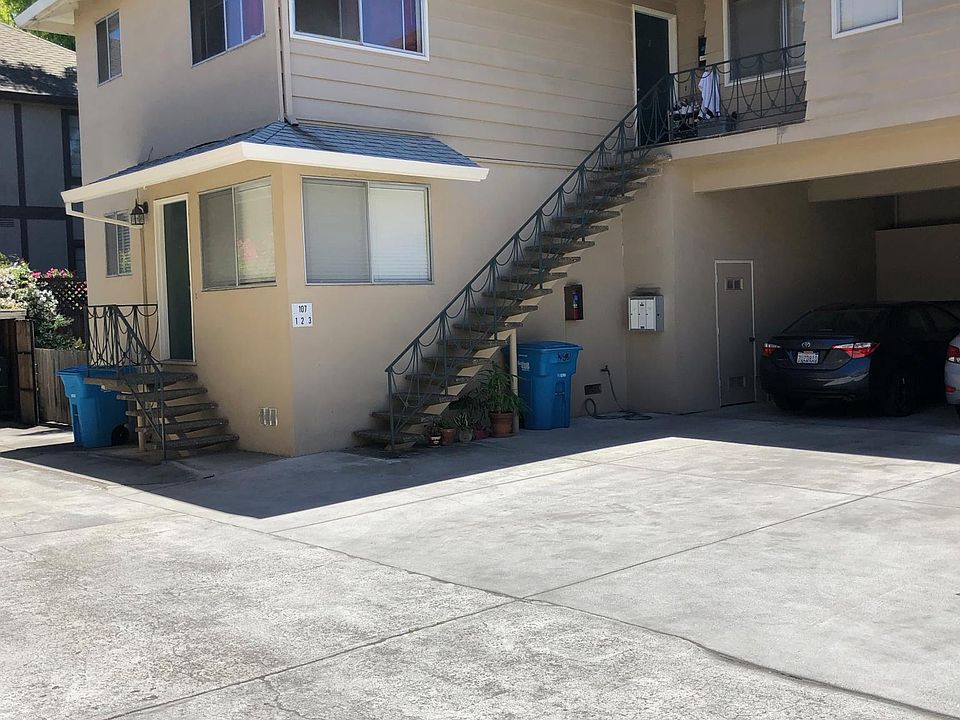1st image of 107 Hobart Ave APT 1
