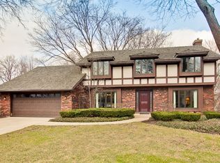 1130 Winners Cir, Libertyville, IL