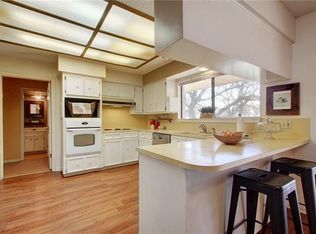 208 Mesa Dr, Georgetown, TX 78628