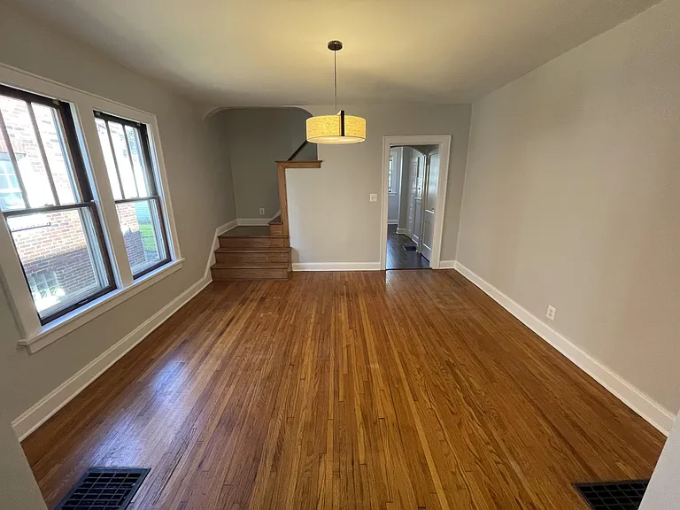 2956 Indianola Ave — Photo 7