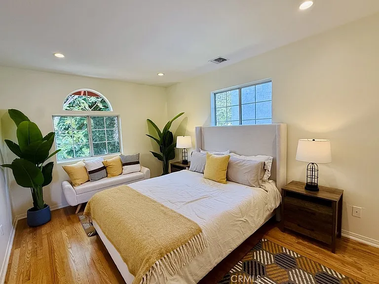 7621 Norton Ave — Photo 16