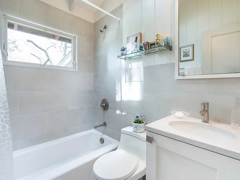 1 Gegan Dr — Photo 12