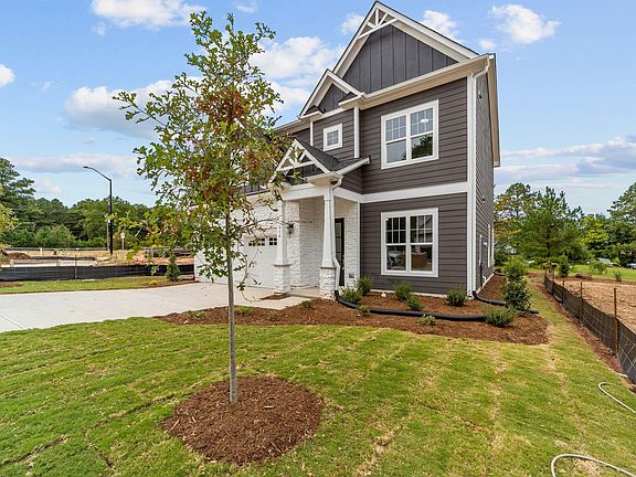 2nd image of 516 Kings Lake Way