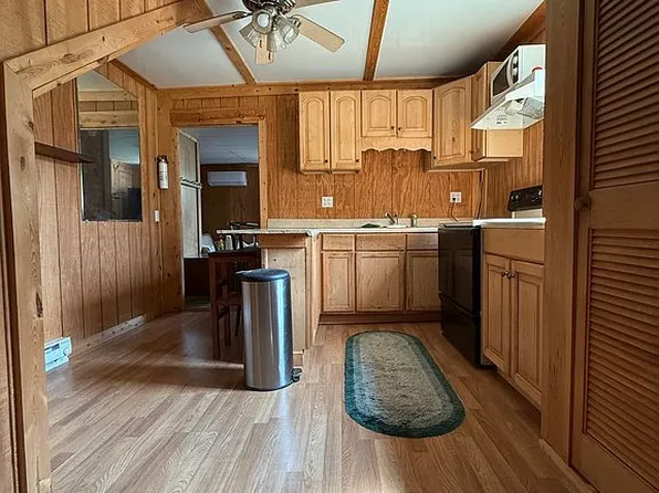 1437 County Line Rd, Champion, PA 15622