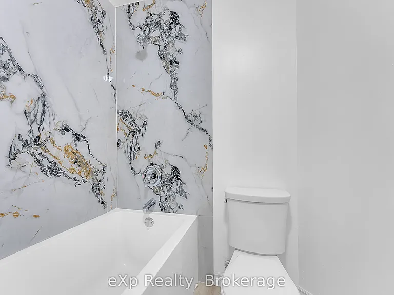 2 King St #2 — Photo 6