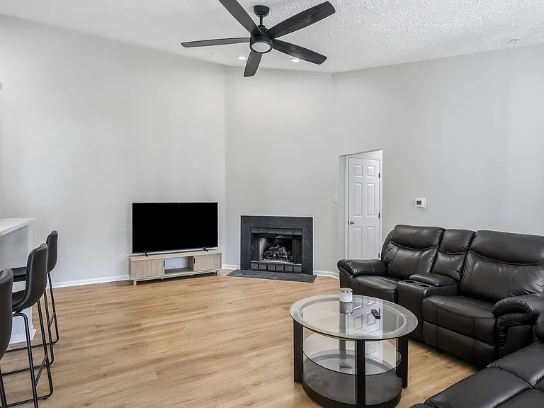 72 Eldon Way — Photo 11
