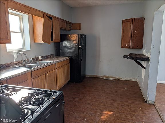 5th image of 5705 Poplar Ave