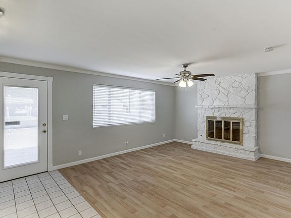 4th image of 1151 E 6th Pl