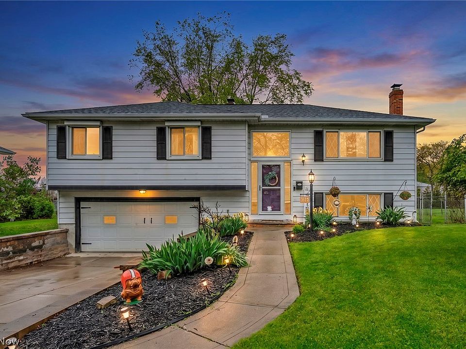 1st image of 36729 Lakehurst Dr